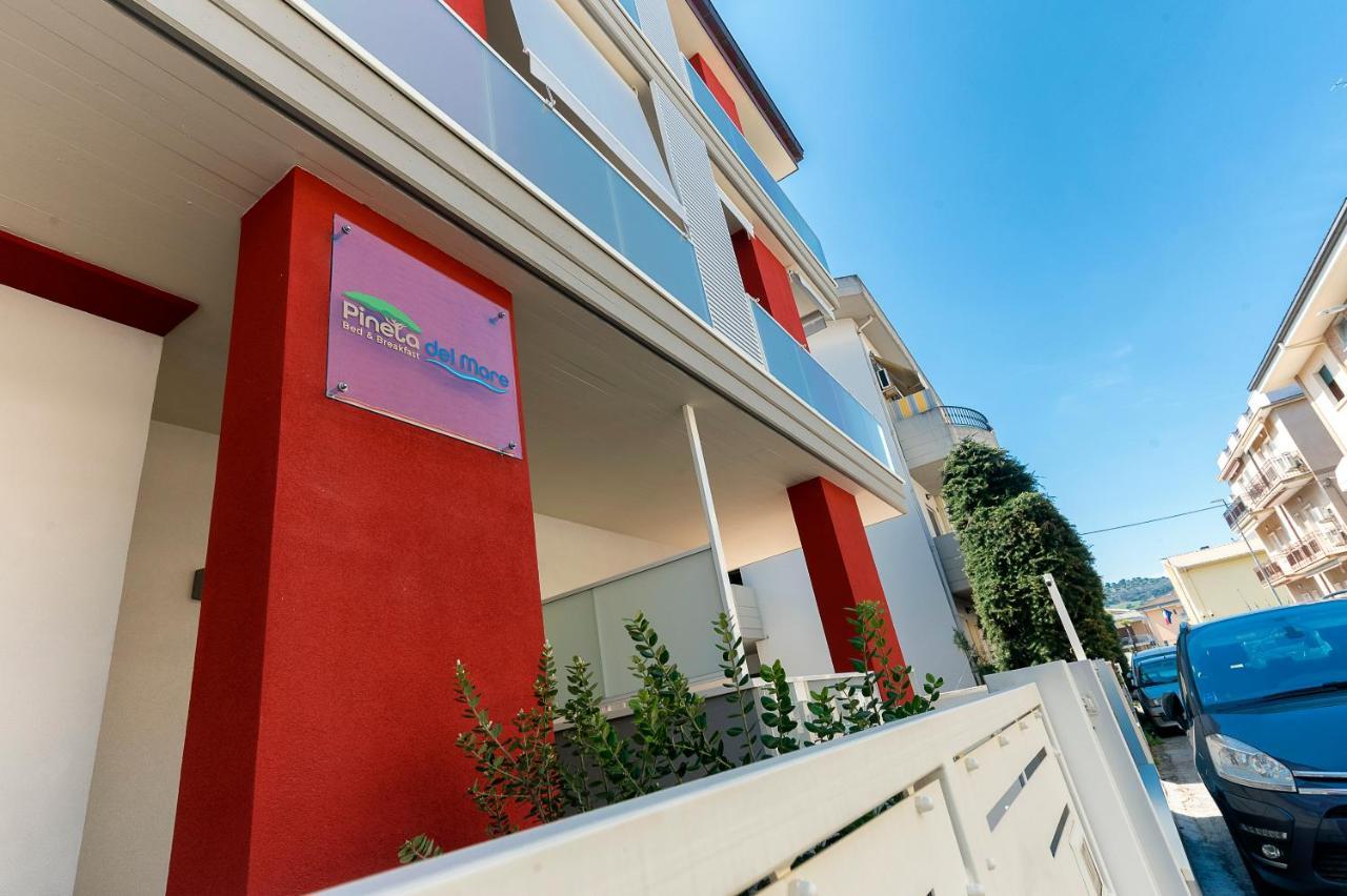Bed and Breakfast Pineta Del Mare Alba Adriatica Exterior foto